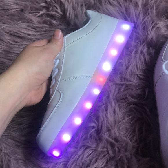 White light up sneakers - Picture 5 of 8